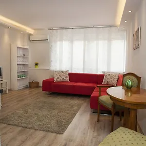 ilona-2-bedrooms-apartment-in-the-center.inbudapesthotels.com/